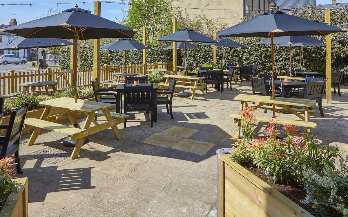 The Royal George beer garden